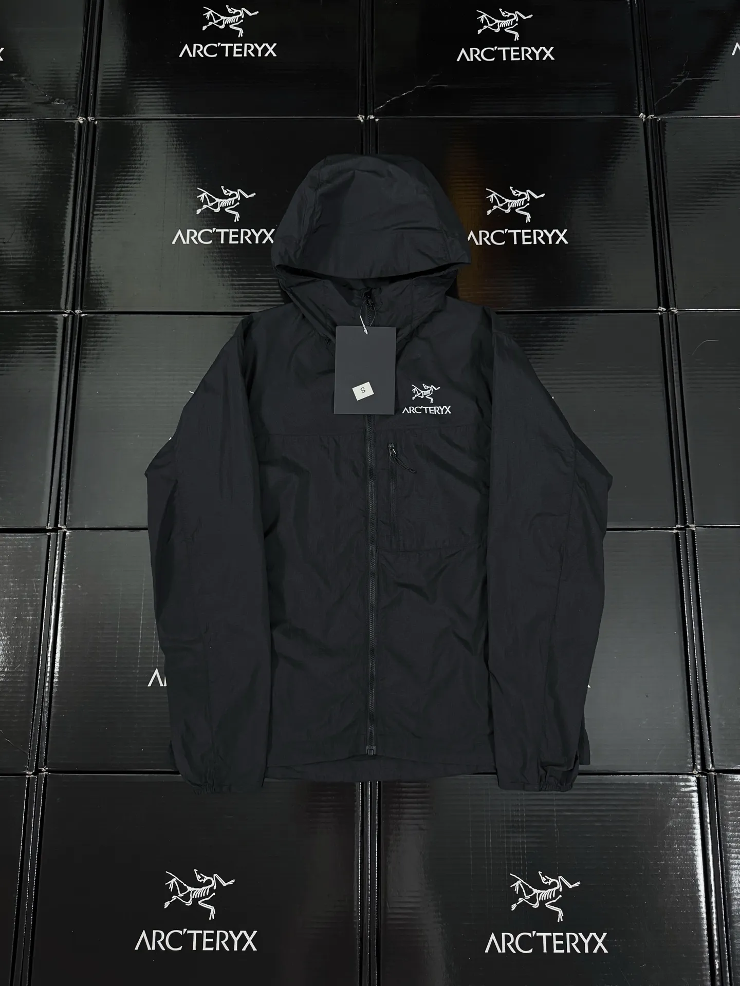 🦋 185 ARCTERYX SQUAMISH Same Style HOODY Breathable 26 Series Breathable ！ Same Style ！ New Arrival， ！Premium Quality ！ ， ， ， 99% Breathable 、 ， ！ 、 。 Windwall 、 、 、 、 … 、 、 、 … 、 ， 、 … 、 ！ 、 … ！ ： Black Navy Blue Size S 66 112 46.4 60 90-110 M 68 116 47.6 61.5 110-130 L 70 120 48.8 63 130-145 XL 72 124 50 64.5 145-160 XXL 74 128 52.4 67.5 170-190 XXXL 78 132 55 70 190